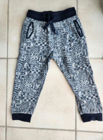Pantalon cars taille 4 ans