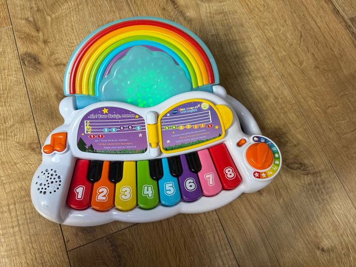 Piano arc en ciel - photo numéro 3