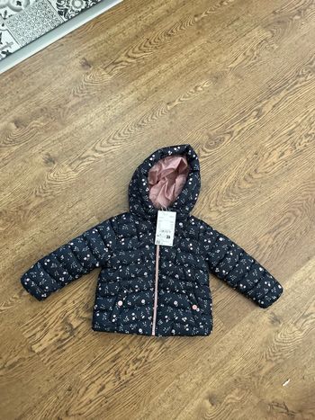 Doudoune / Manteau C&A 2 ans fleurs rose liberté bleu
