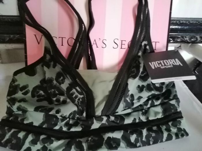 Brassière sport . Victoria's Secret - photo numéro 7