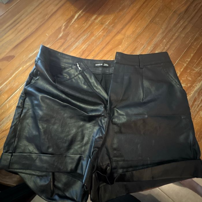 Short noir femme cuir shein