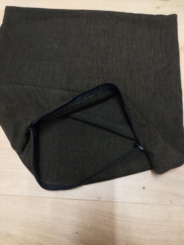 taie d'oreiller en coton de couleur noire. - photo numéro 3