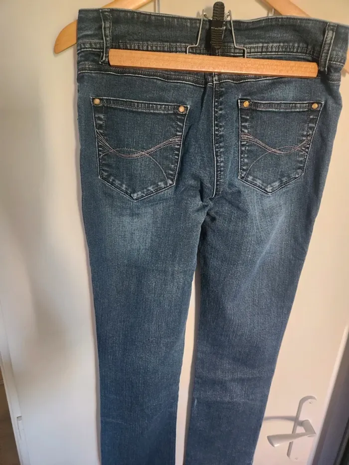 Jean bleu foncé coupe droite Jacque Riu taille 40 - photo numéro 5