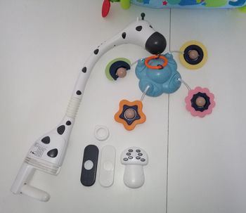 Mobile de lit girafle