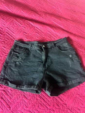 Short en jean taille 2XL neuf