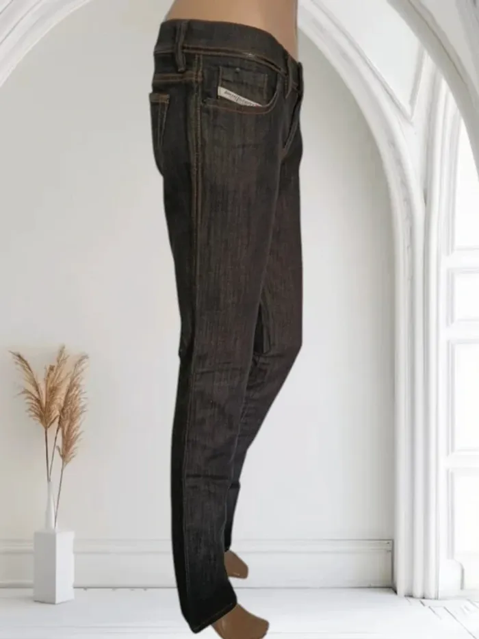 Jean Diesel modéle liv, coupe slim fit,taille basse,stretch - photo numéro 4