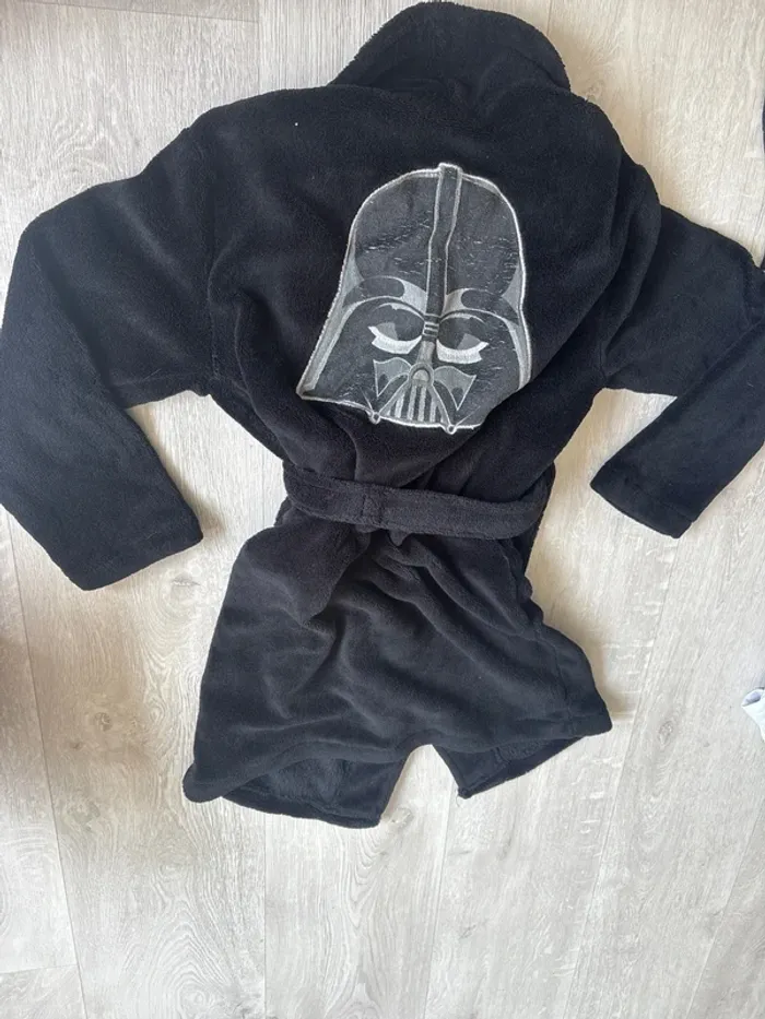 Peignoir star wars dark vador noir polaire robe de chambre 6-8 ans