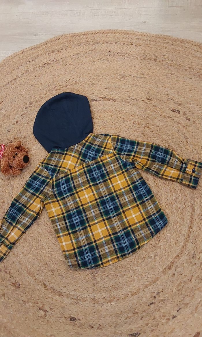 Lot de vêtements garçons 18 mois 86 cm 7 pièces pantalons, veste polaire ,chemises,sweat - photo numéro 4