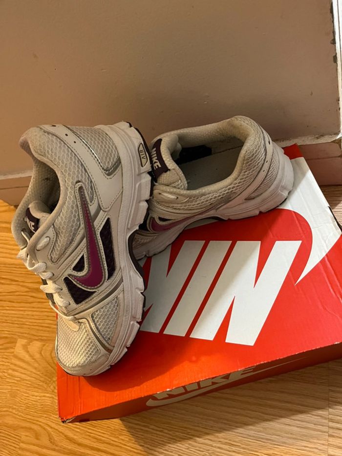 Baskets blanches Nike - photo numéro 6