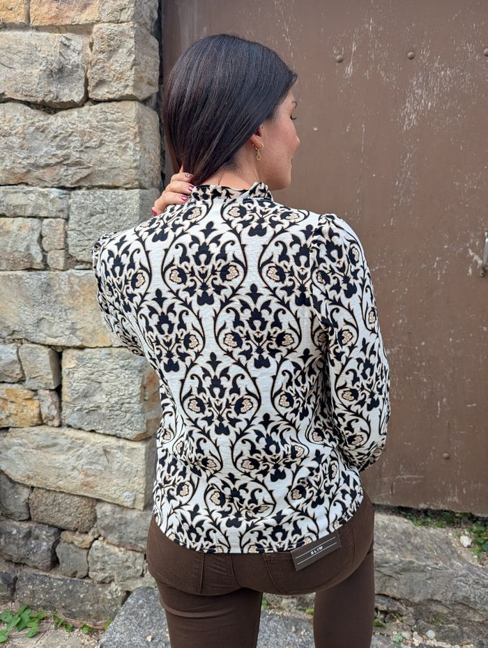 Blouse Lannion fleurs baroques
Taille XL - photo numéro 3