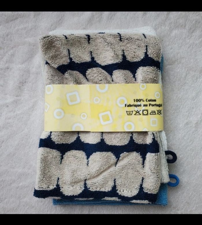 Lot de 4 gants de toilette de 15 X 20 cm fabriqué au Portugal