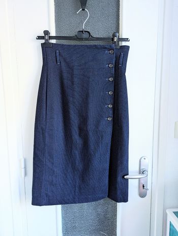 Jupe Benetton souple bleu taille 38