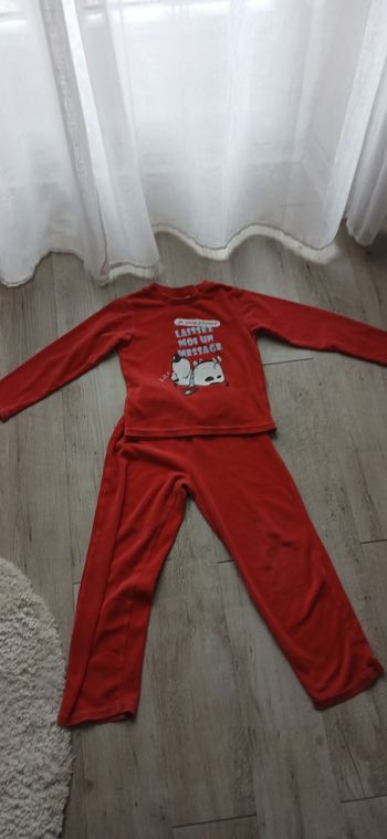 Pyjama rouge taille 8 ans
