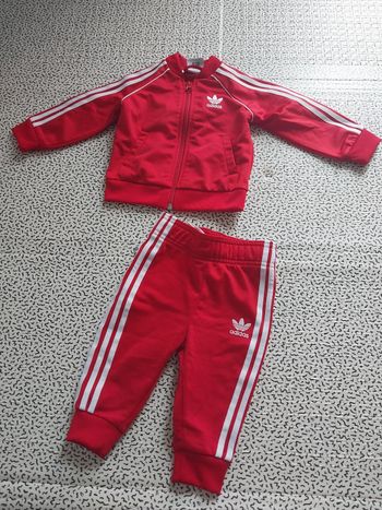 ensemble bébé 6-9M rouge 3-stripes trèfle