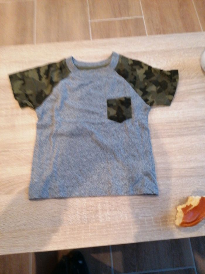 1 tee shirts et 1 ensemble - photo numéro 3