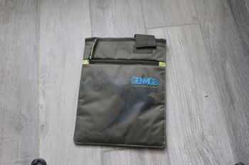 Pochette Genmob, vert kaki