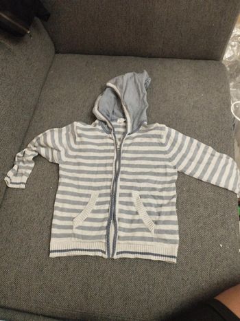Gilet fin à capuches