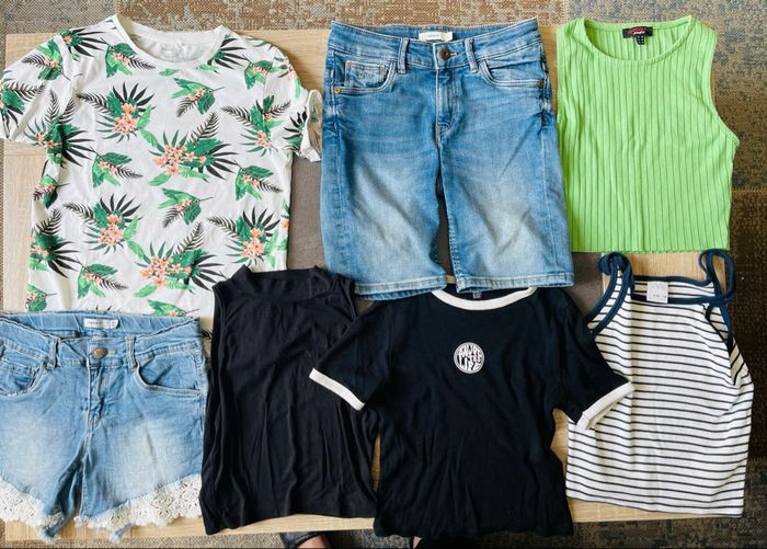Lot fille shorts & tee shirt brassières 10 ans tbe