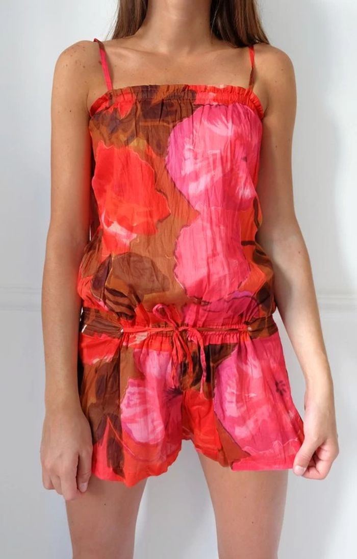 Combishort à fleurs rose, rouge et marron