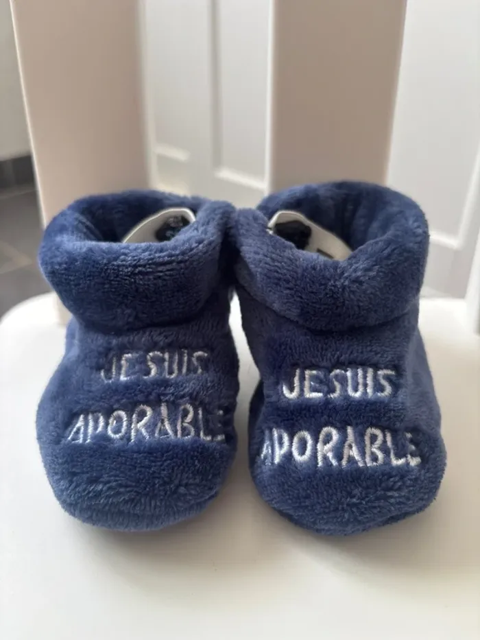 Chaussons bleu marine garçon Je suis adorable