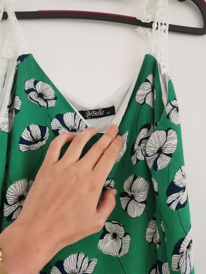 Robe verte fleurie – Taille 36 - photo numéro 4