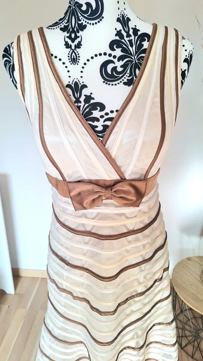 Somptueuse robe de cérémonie très élégante Sagaie en taille 40 - photo numéro 2