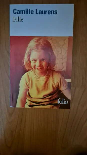 Roman "Fille" de Camille Laurens