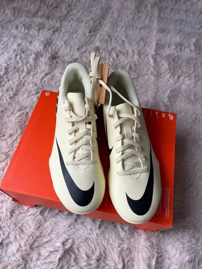 Crampons Nike vapor 15 - photo numéro 2