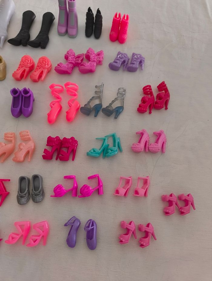 Lot 41 paires chaussures barbie - photo numéro 4