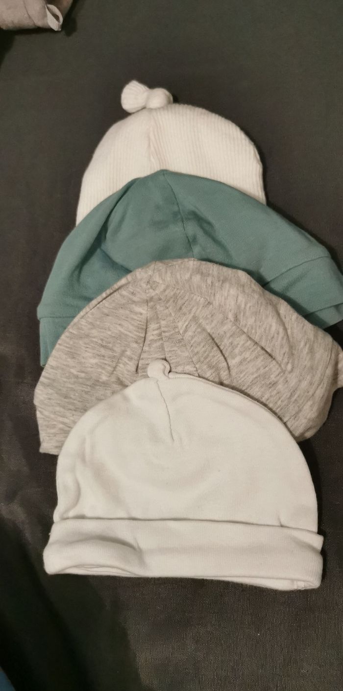 Lot de 9 bonnets - photo numéro 2