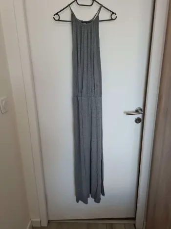 Robe longue grise dos nue élastique taille 36 38