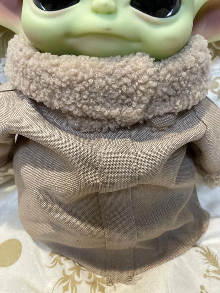 Peluche mattel disney Star Wars Baby Yoda the child Mandalorian - photo numéro 4