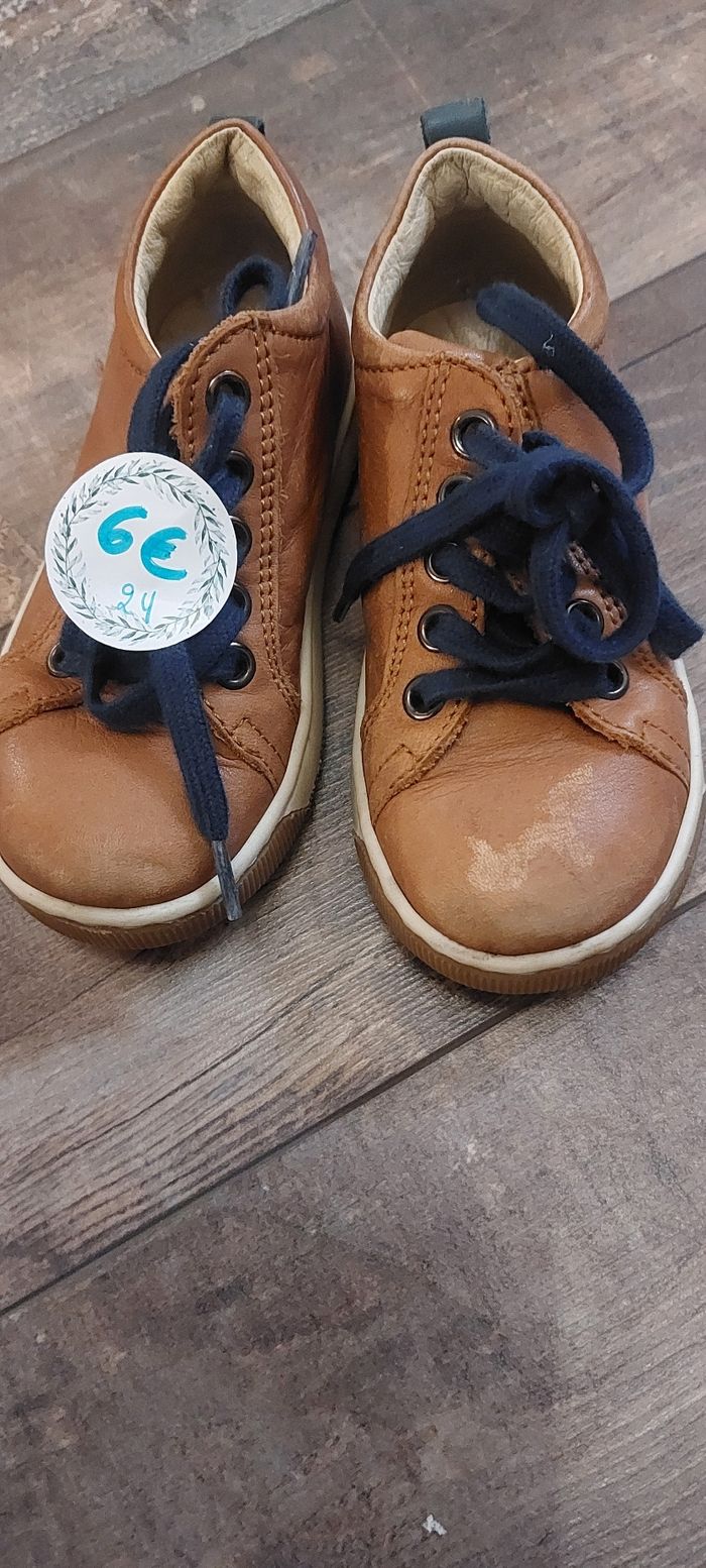 Chaussure en cuir 24