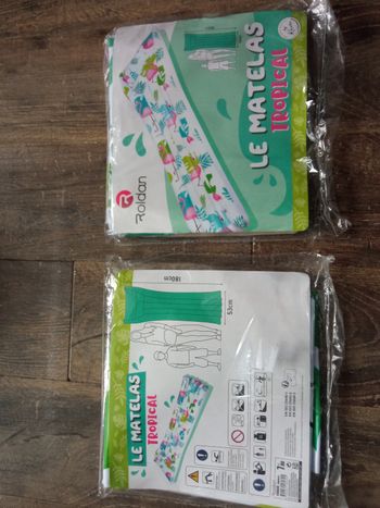 Lot de deux matelas gonflables piscine