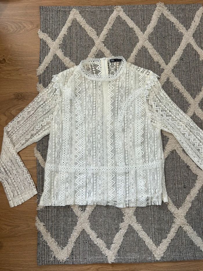 Blouse dentelle broderies Zara - photo numéro 3