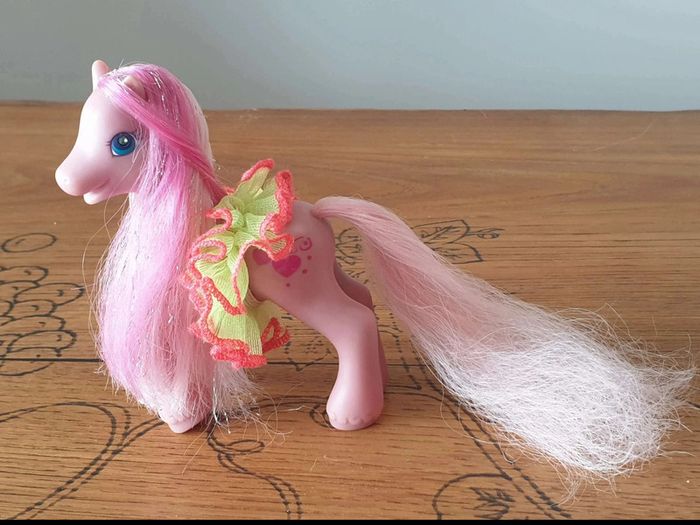 Mon Petit Poney  G2  Sweetberry Royal  Masquerade  (rare) - photo numéro 7