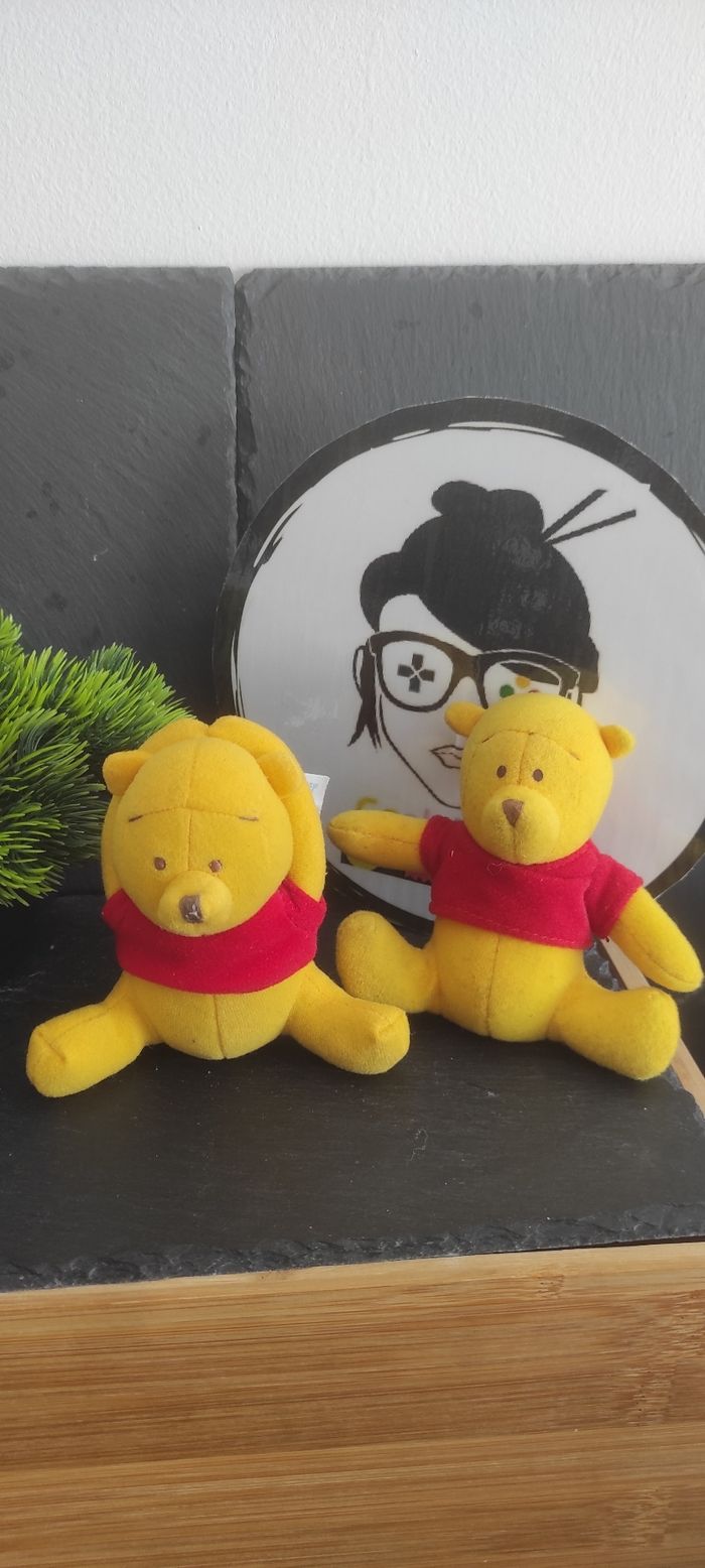 Winny L'ourson The Pooh Ours Hochet Suspendre Peluche Doudou Disney Jaune Rouge