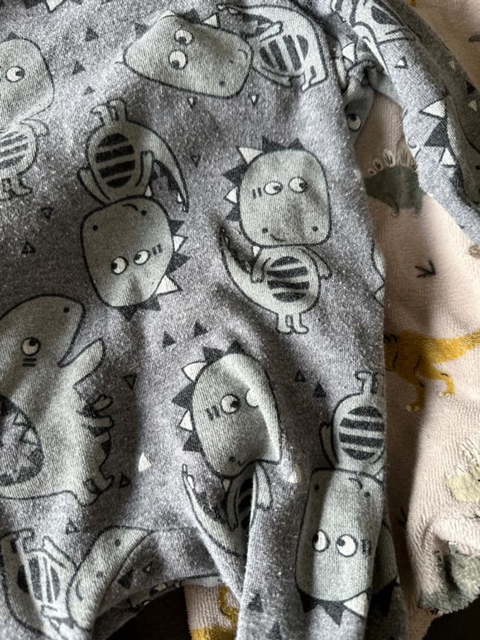 Lot de 2 pyjamas/ grenouillère motif dinosaure - photo numéro 7