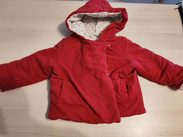 Manteau rouge 12 mois dpam