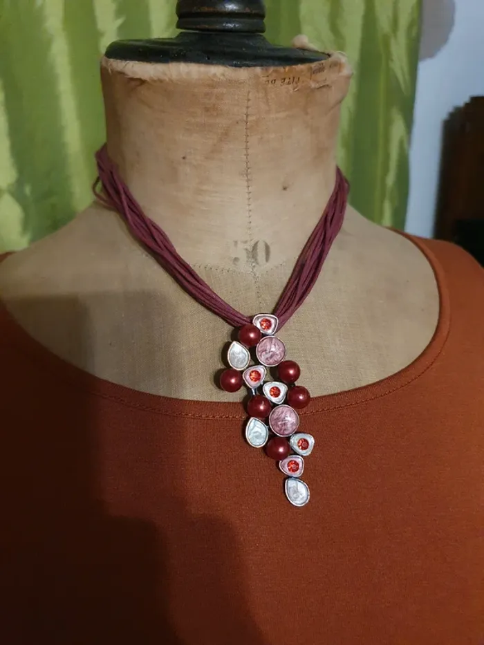 Colier rouge à cordon @ - photo numéro 2