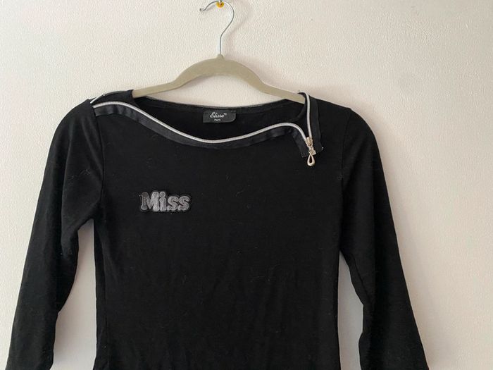 👕 Jolie T-shirt noir femme Taille M 👕 - photo numéro 2