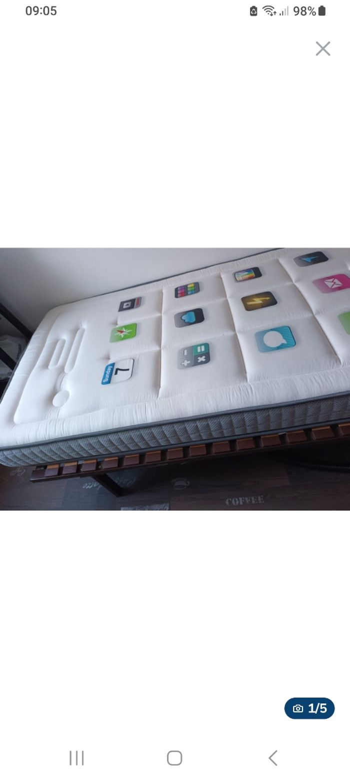 SUR AMIENS... A prendre à domicile..
Matelas et sommier 190x90cm...1 personne