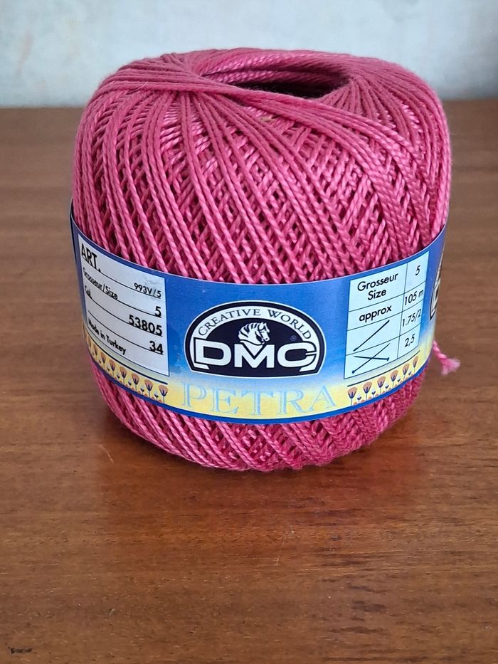 Pelote de fil pour crochet, fushia - photo numéro 1