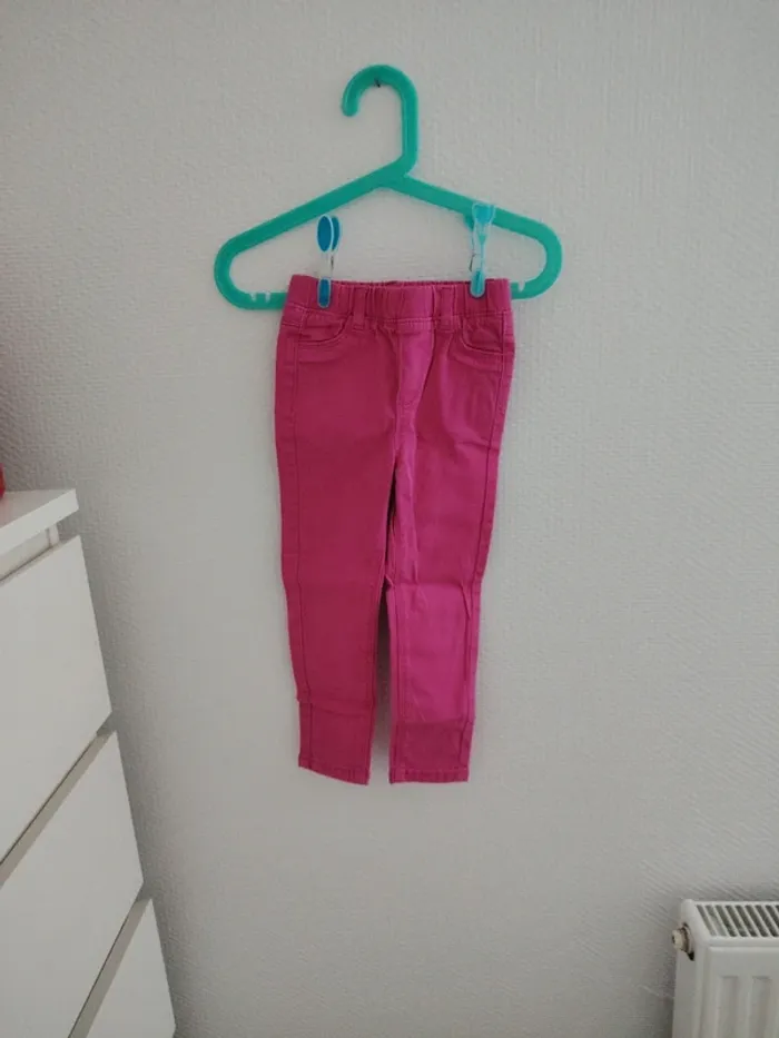 Jeggins neuf taille 3 ans