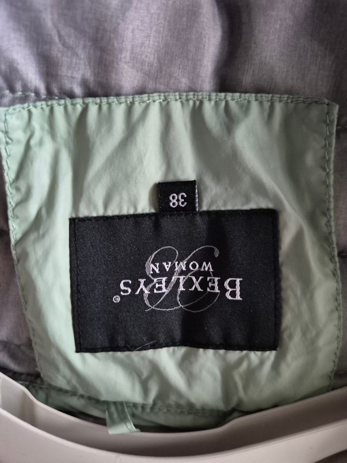 Veste matelassée  avec capuche - photo numéro 3