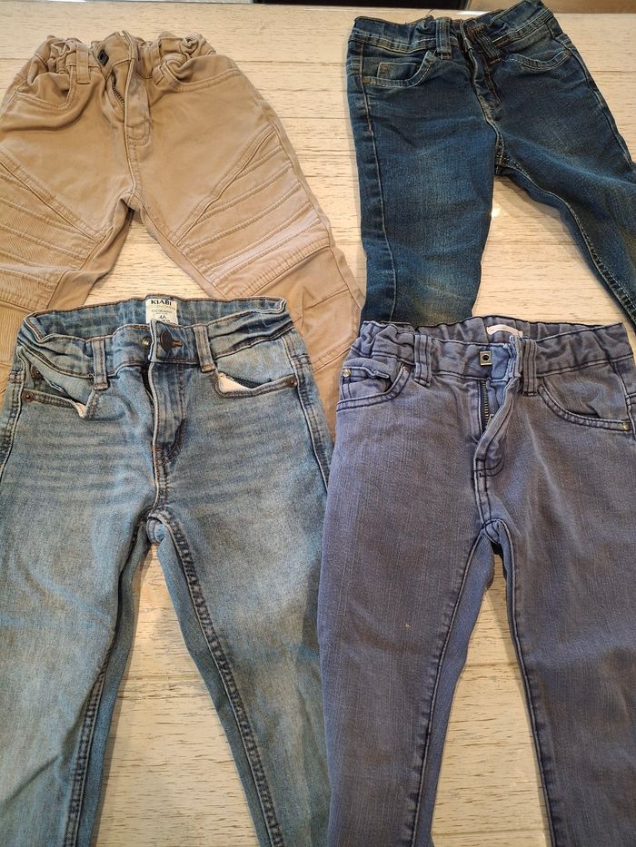 Lot de vetements garçon 4 ans - photo numéro 2