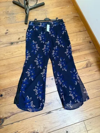 Superbe pantalon fluide fleuri jambes larges neuf avec étiquette Miss Captain Trend 🌸 42
