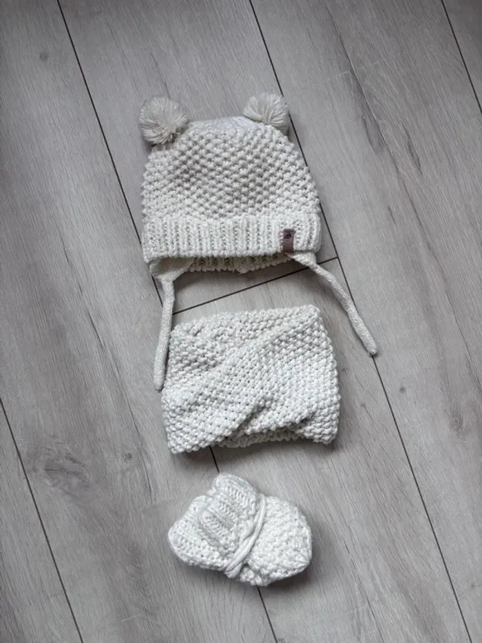 Ensemble bonnet + tour de cou + moufles TAO