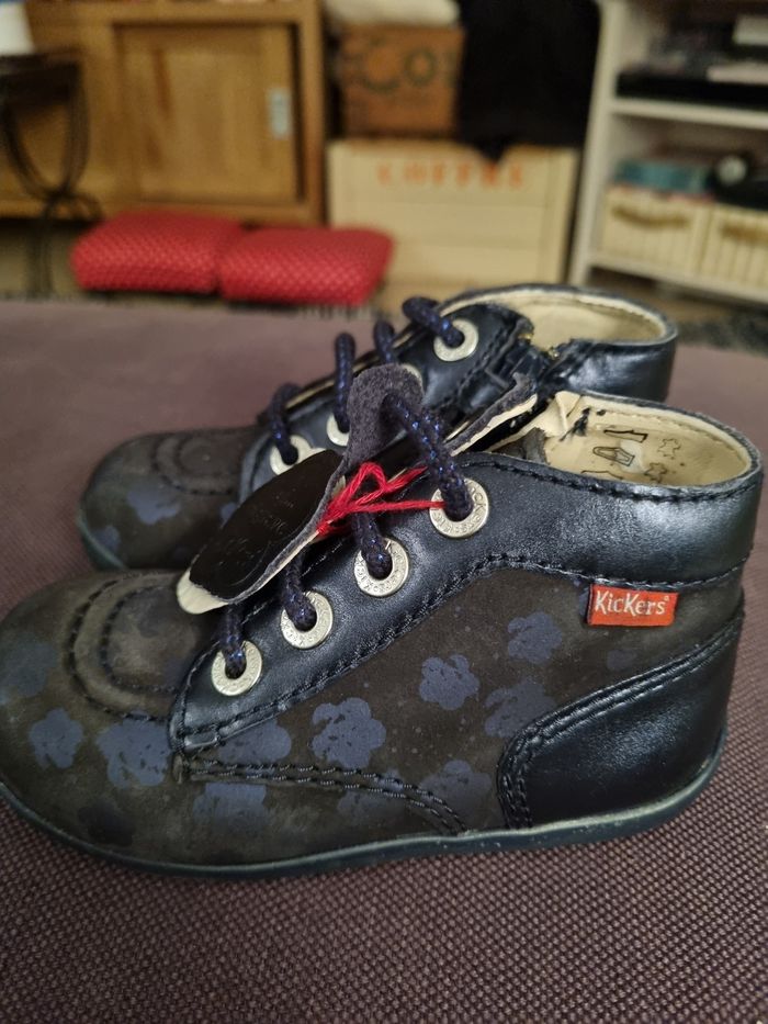 Bottines kickers neuves taille 24