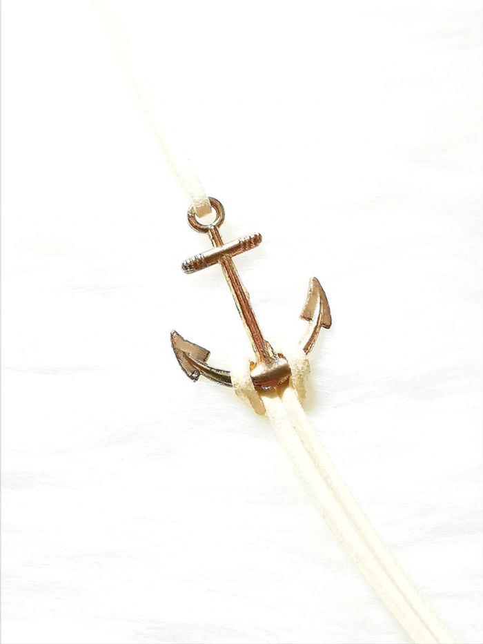 Bracelet ancre marine doré et blanc cassé 🖤 - photo numéro 3